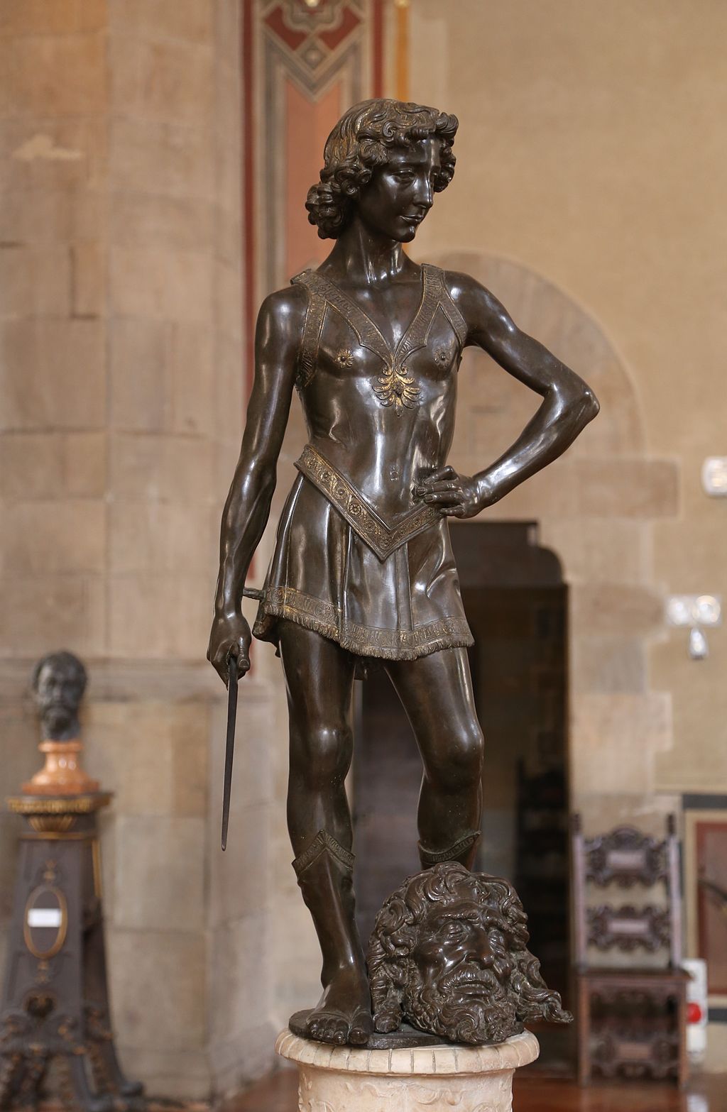 1024px-David_Andrea_del_Verrocchio_ca._1466-69_Bargello_Florenz-01